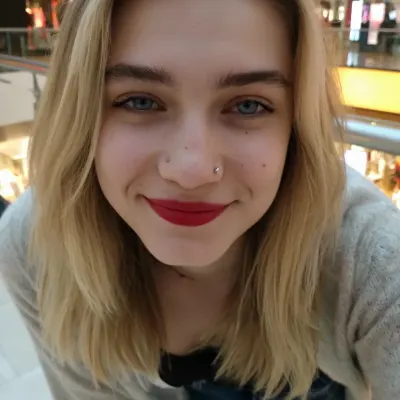 Милана, 24